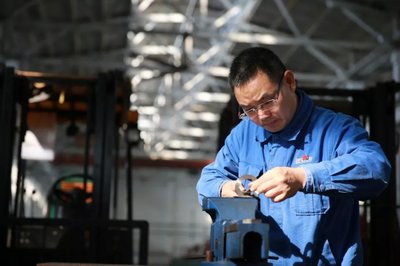 2018年“廣西工匠”│池昭就:模具制造技術(shù)創(chuàng)新“狂人”